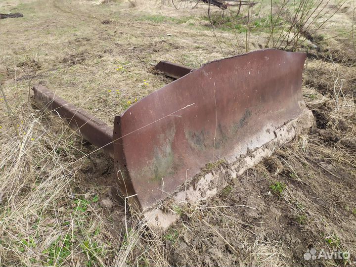 Отвал на дт-75