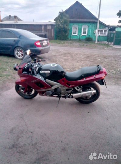 Kawassaki zzr400