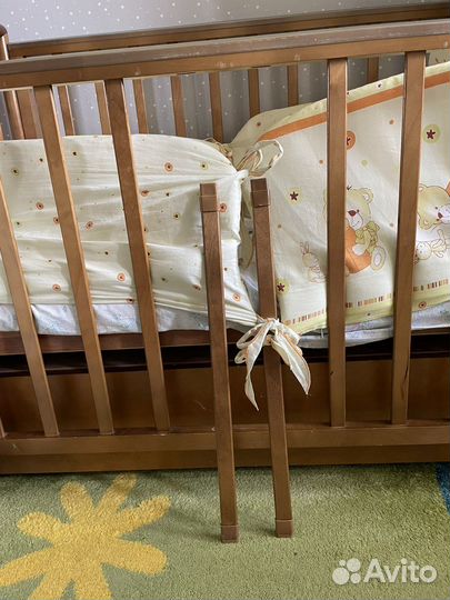 Детская кроватка с маятником и ящиком + матрас