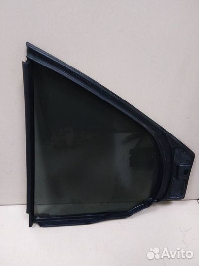 Стекло двери задней правой форточка Nissan Primera