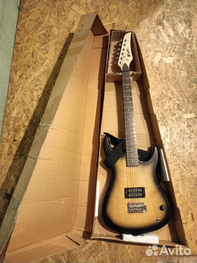 Продаю электро гитару