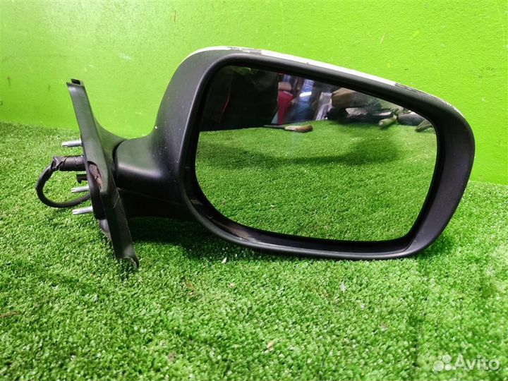 Зеркало правое Toyota Yaris P90 2010