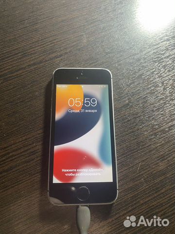 iPhone SE, 32 ГБ