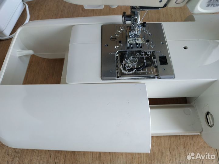 Швейная машинка Janome DC 4030