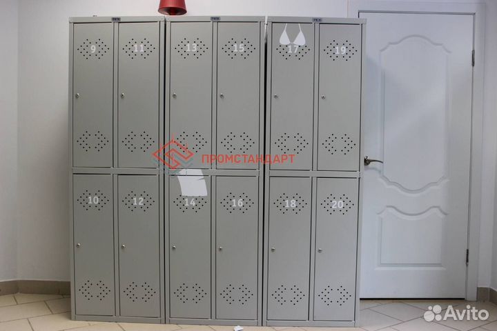 Шкаф металлический для одежды