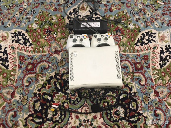 Xbox 360 +флешка 32 гб