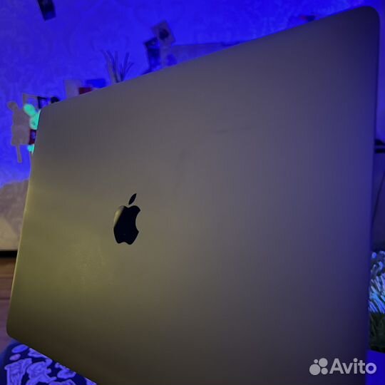 Macbook Pro 15 2017 touch bar 16 g 250