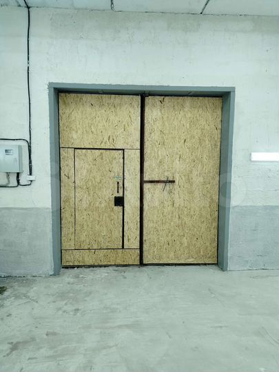 Гараж, > 30 м²