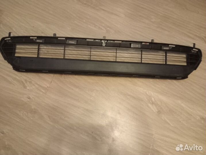 Решетка радиатора бампера Toyota Highlander