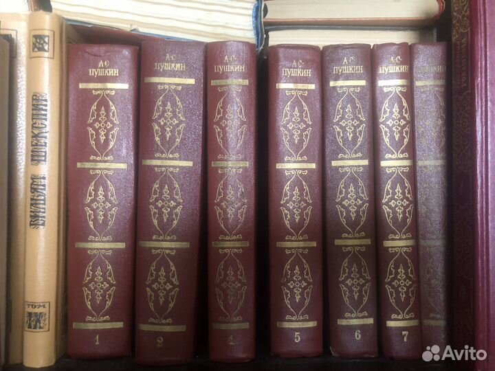 Книги (художесвтенная литература)