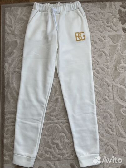 Спортивный костюм женский