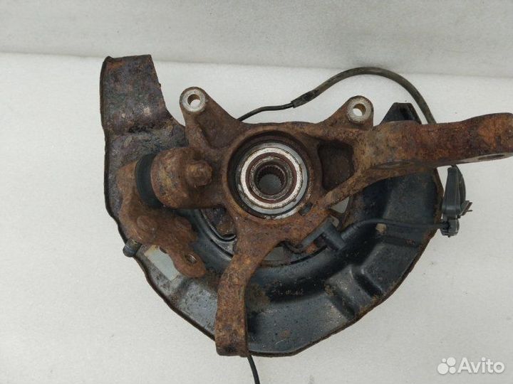 Кулак поворотный передний правый Toyota Camry XV30