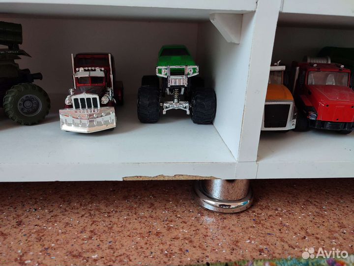 Полка гараж для машинок