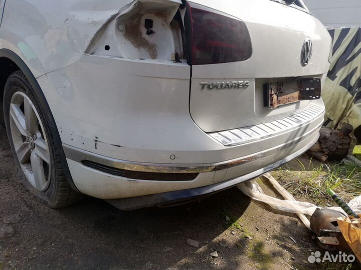 Задний бампер touareg