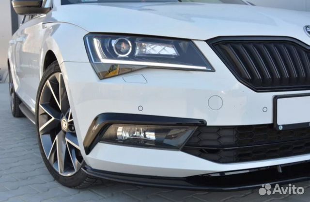 Накладка сплиттер на бампер для для Skoda Superb 3