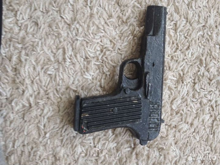 Детский деревянный пистолет