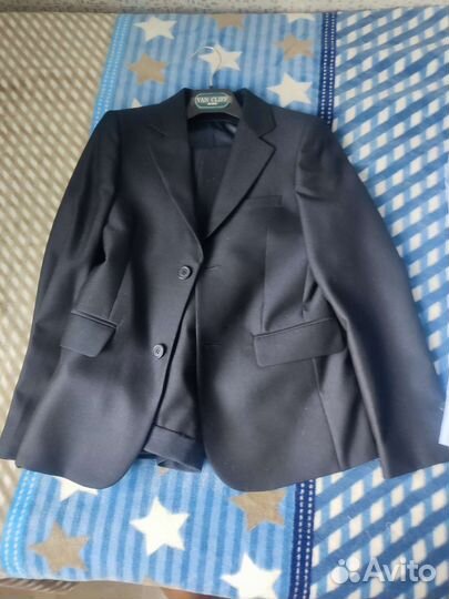 Школьный костюм и 2 рубашки