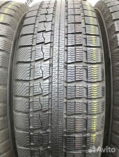 Toyo Winter Tranpath S1 215/65 R16 100H