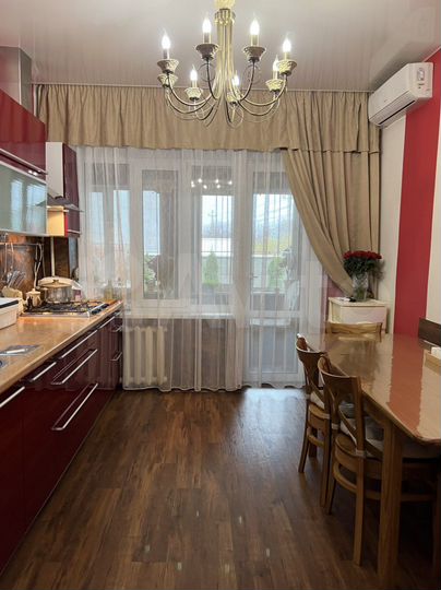 Дом 284 м² на участке 7 сот.