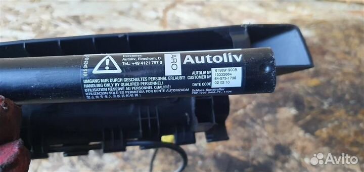 Преднатяжитель ремня правый Opel Astra J 2010-2017