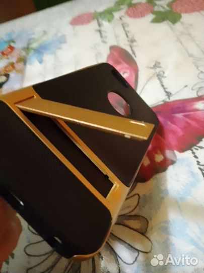 Чехол на iPhone 6s новый(с подставкой)