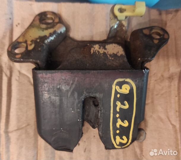 Замок багажника corona и carina E