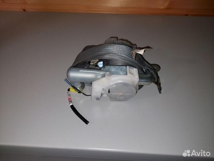 Ремень безопасности передний правый Toyota Prius 2