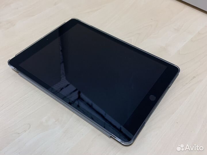 Планшет Apple iPad 8 (A2270)