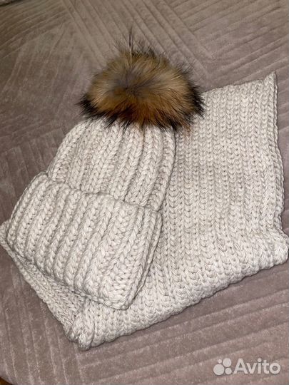 Шапка зимняя женская с бумбоном