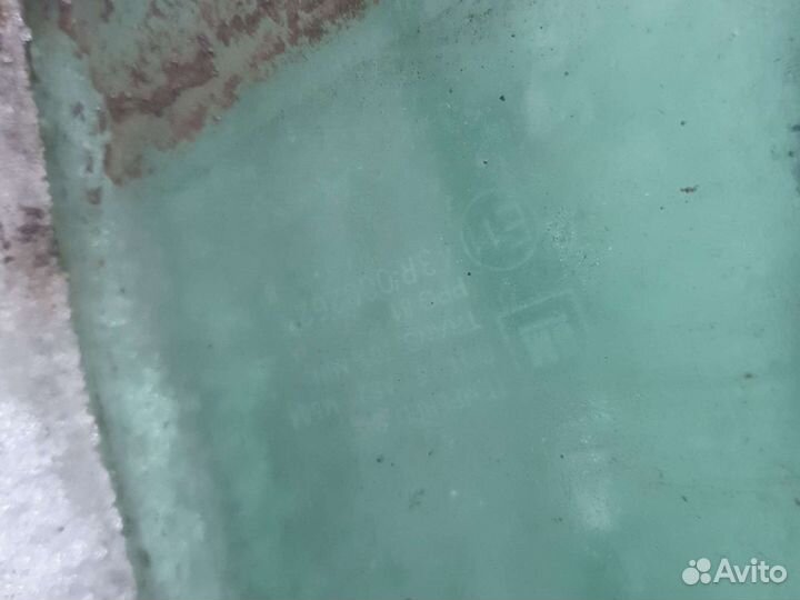 Стекло двери Opel Meriva