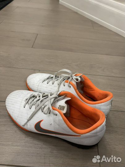 Кроссовки Nike футбольные