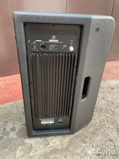 Активный монитор Mackie HD 1221 1200w/133db