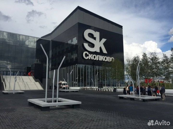 Скамейка стальная вокруг дерева или столба «Сколково» без спинки Бук