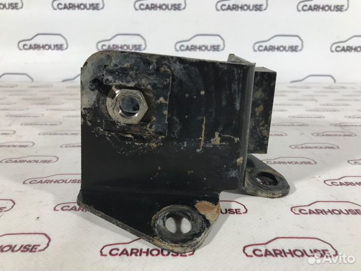 Кронштейн кпп Mazda Familia 1.5 2001