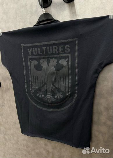 Футболка vultures