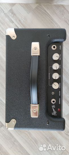 Басовый комбоусилитель