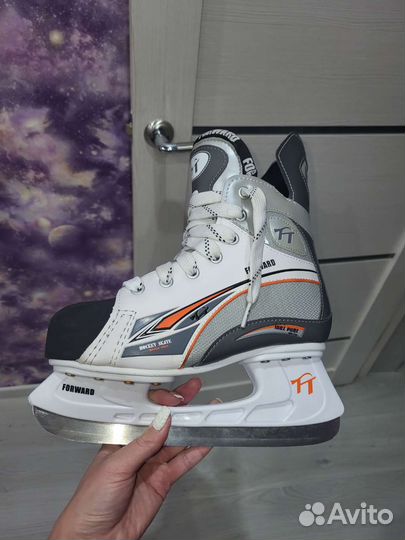 Хоккейные коньки