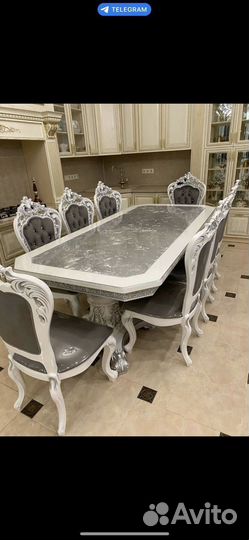 Столы и стулья