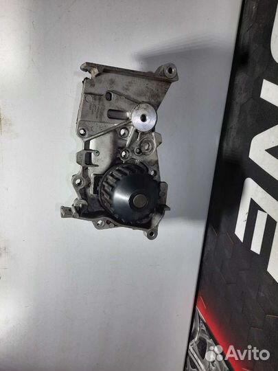 Насос водяной (помпа) Renault Logan 2 1,4