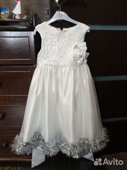 Нарядное праздничное платье