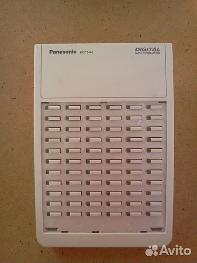 Системный телефон и консоль Panasonic