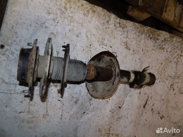 Амортизатор передний правый Impreza (G12) 2007-201