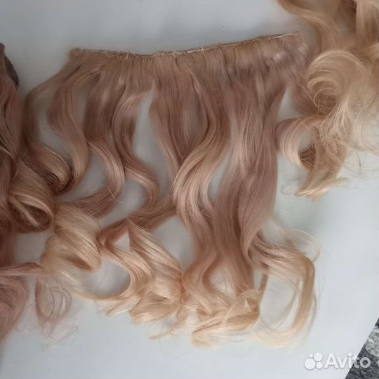 Волосы на заколках