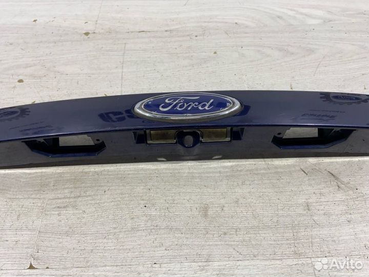 Накладка крышки багажника Ford Mondeo 3 (00-07)