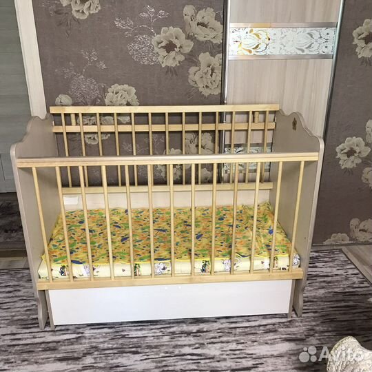 Кроватка со всеми атрибутами