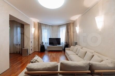 3-к. квартира, 130 м², 1/4 эт.