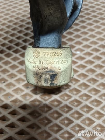 Кронштейн двигателя передний Audi A4 BGB