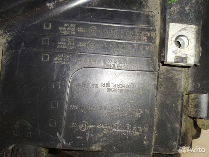 Фара левая Фольксваген Амарок 2010-2020