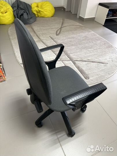 Стул офисный