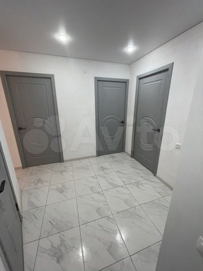 4-к. квартира, 94 м², 2/5 эт.